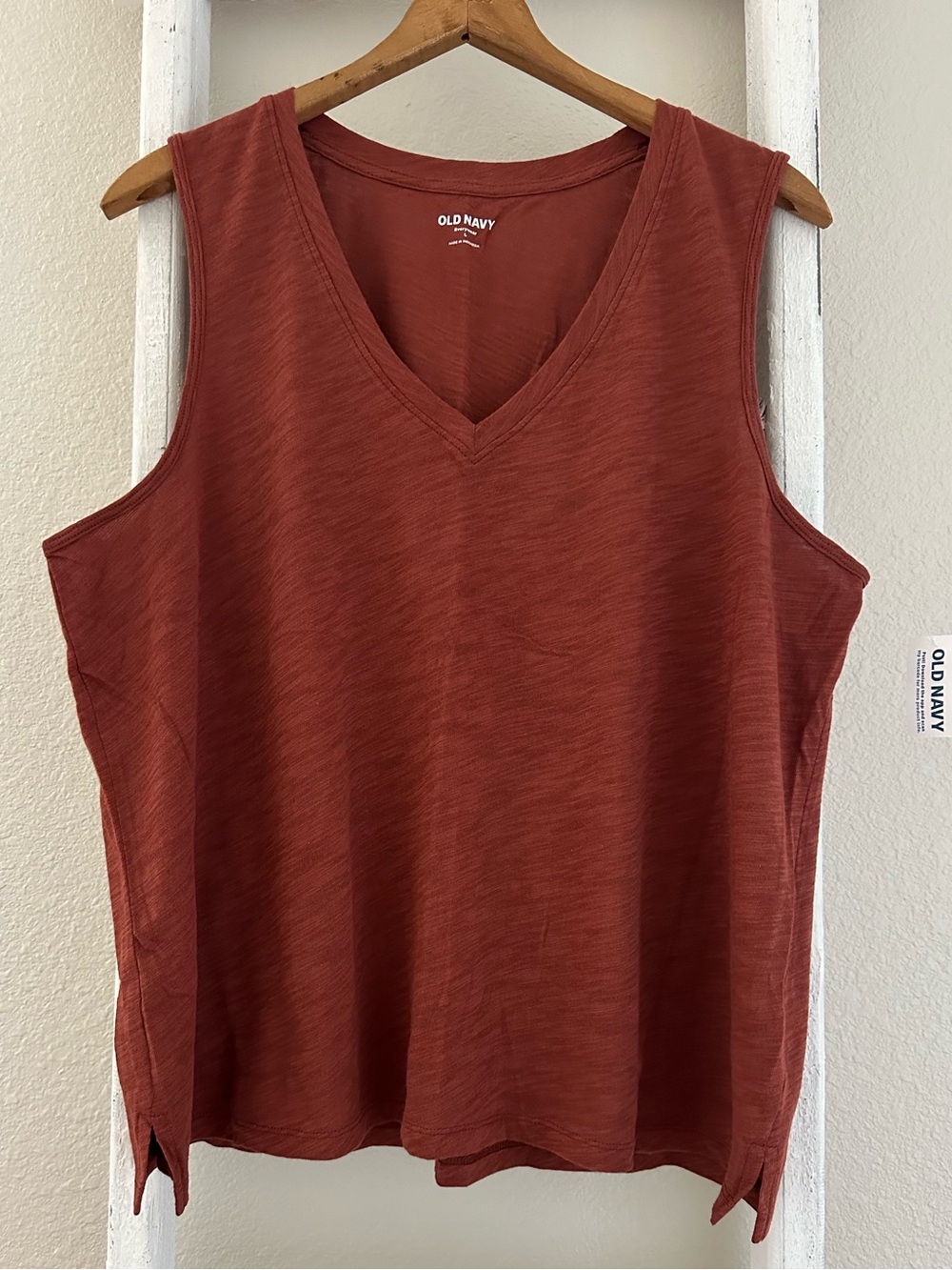 NWT Old Navy Rust V-Neck Sleeveless Tank